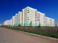 Nizhnekamsk, Stroiteley avenue, 房屋 68. 公寓楼