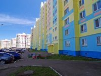 Nizhnekamsk, Studencheskaya st, house 18. Apartment house