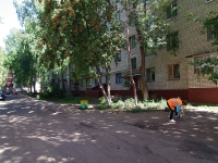 Nizhnekamsk, Yunosti st, house 32. Apartment house
