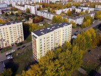Nizhnekamsk, Yunosti st, house 33. Apartment house