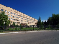 Нижнекамск, улица Ахтубинская, дом 13А. больница Нижнекамская центральная районная многопрофильная больница