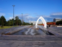 Naberezhnye Chelny, 喷泉 на площади 