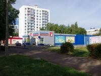 neighbour house: avenue. Moskovsky, house 145А. supermarket "Камилла"