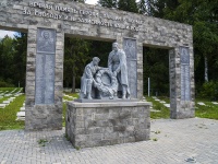 Izhevsk, 纪念碑 умершим от ран в госпиталях Ижевска в годы Великой Отечественной войныUdmurtskaya st, 纪念碑 умершим от ран в госпиталях Ижевска в годы Великой Отечественной войны