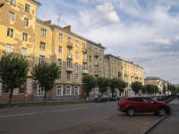 Izhevsk, st Kommunarov, house 212. Apartment house