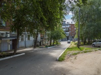 Votkinsk, Privokzalnaya st, house 1. Apartment house