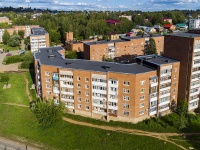 Votkinsk, Sadovnikov , house 8. Apartment house