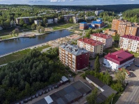 Votkinsk, Sadovnikov , house 9. Apartment house