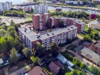 Votkinsk,  Sadovnikov, house 10. Apartment house