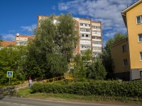 Воткинск, улица Садовникова, дом 12. многоквартирный дом