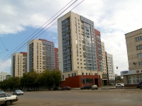 Уфа, улица Революционная, дом 68. многоквартирный дом