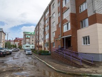Oktyabrskiy, Gogol st, house 9. Apartment house