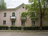 Oktyabrskiy, Sverdlov st, 房屋 73. 公寓楼