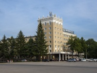 Oktyabrskiy, avenue Lenin, house 8. Apartment house