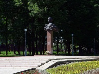 Cheboksary, 纪念碑 М. СеспелюLenin avenue, 纪念碑 М. Сеспелю