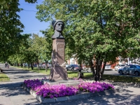 Barnaul, monument Бюст Е.М. МамонтоваLenin avenue, monument Бюст Е.М. Мамонтова