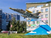 Барнаул, памятник Самолёт Л-39улица Шумакова, памятник Самолёт Л-39