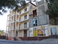 Gelendzhik, Timiryazev st, house 2. Apartment house with a store on the ground-floor