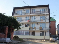 Gelendzhik, st Tsvetochnaya, house 24. Apartment house