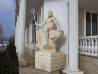 Goryachy Klyuch, sculpture ПосейдонPsekupskaya st, sculpture Посейдон