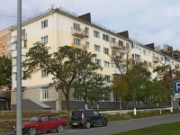 Novorossiysk, st Naberezhnaya admirala Serebryakova, house 19. Apartment house