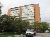 Новороссийск, улица Героев Десантников, дом 47. многоквартирный дом