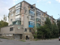 Новороссийск, улица Суворовская, дом 19. многоквартирный дом