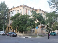 新罗西斯克市, Novorossiyskoy Respubliki st, 房屋 15. 公寓楼