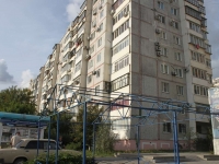 Novorossiysk, Pionerskaya st, house 15. Apartment house