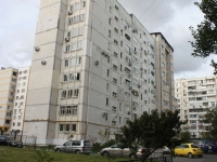 Novorossiysk, Pionerskaya st, house 21. Apartment house