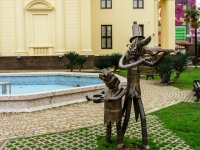 Сочи, Курортный проспект. скульптура «Бродячие музыканты»