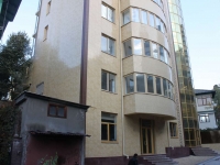 улица Учительская, house 15. многоквартирный дом