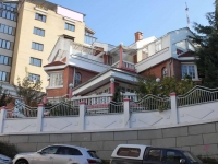 Sochi, Pervomayskaya st, house 2А. Apartment house with a store on the ground-floor