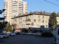 Сочи, улица Чебрикова, дом 7. жилой дом с магазином