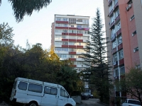 Sochi, Chekhov st, house 54. Apartment house