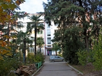 Sochi, Revolyutsii st, house 11. Apartment house