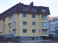 Sochi, st Chekmenev, house 32/3. Apartment house