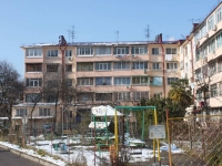 Sochi, Truda st, house 18. Apartment house
