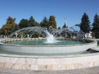 Анапа, улица Крымская, фонтан 