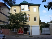 Анапа, улица Самбурова, дом 281. жилой дом с магазином