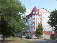 Yeisk, Kommunarov st, house 26. Apartment house