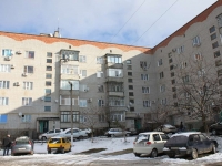 Приморско-Ахтарск, улица 50 лет Октября, дом 124. многоквартирный дом