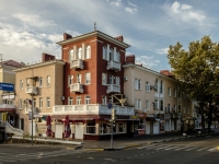 Tuapse, Karl Marks st, house 8. Apartment house with a store on the ground-floor