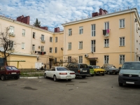 Tuapse, st Marshal Zhukov, house 12. Apartment house with a store on the ground-floor