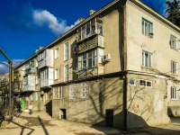Tuapse, Marshal Zhukov st, house 19. Apartment house with a store on the ground-floor