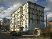 Tuapse, Poletaev st, house 30. Apartment house