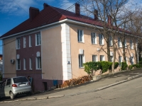 Tuapse, st Poletaev, house 47. Apartment house