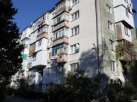 Tuapse, st Kerchenskaya, house 17. Apartment house