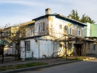 Tuapse, st Depovskaya, house 27. Apartment house