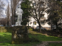 Туапсе, площадь Ильича. памятник А.М. Горькому